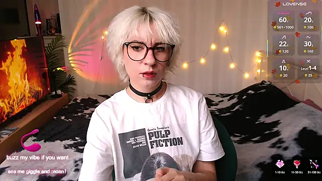 Snapshot of _Moonlight_t chatting on 11/26/25, 08:25 Moonlight t online show from 11/26/25, 08:25