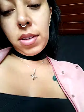 Snapshot of Emily_Wane chatting on 09/17/25, 04:53 Emily Wane online show from 09/17/25, 04:53