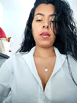 Emily Wane online show from 12/22/25, 03:56