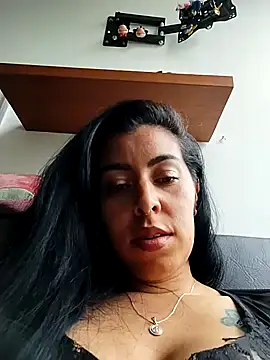 Emily Wane online show from 10/21/25, 04:28