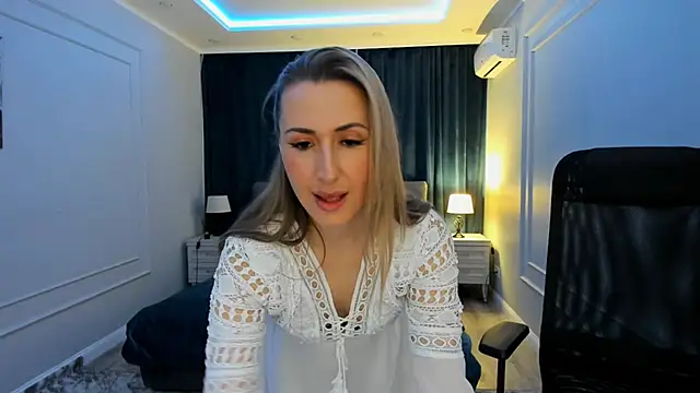 Snapshot of PassionGlow chatting on 03/18/25, 03:34 PassionGlow online show from 03/18/25, 03:34