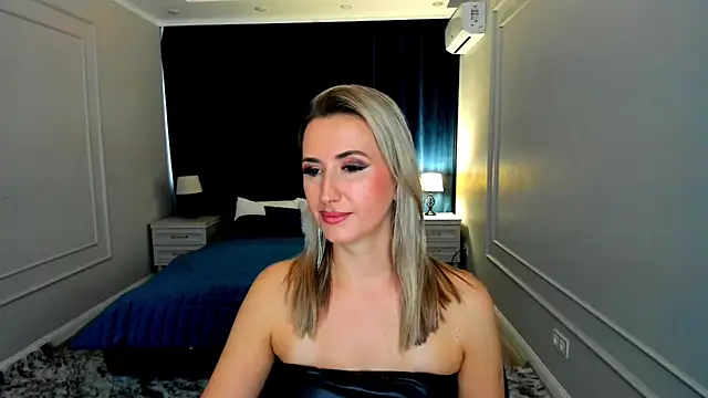 Snapshot of PassionGlow chatting on 09/18/25, 03:42 PassionGlow online show from 09/18/25, 03:42