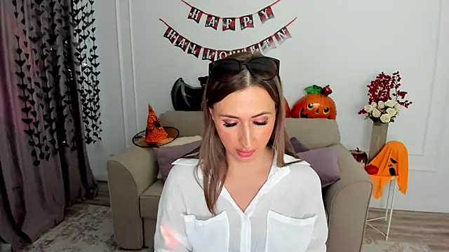 Snapshot of PassionGlow chatting on 10/25/25, 03:49 PassionGlow online show from 10/25/25, 03:49