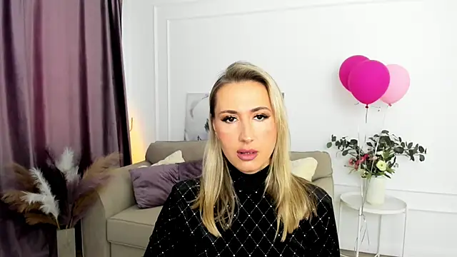 Snapshot of PassionGlow chatting on 09/14/25, 03:29 PassionGlow online show from 09/14/25, 03:29