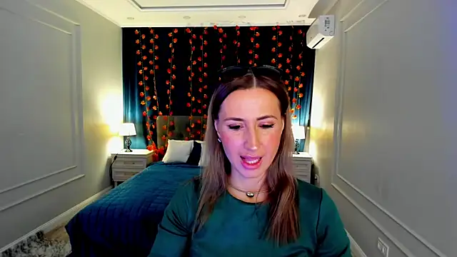 Snapshot of PassionGlow chatting on 11/11/25, 03:34 PassionGlow online show from 11/11/25, 03:34