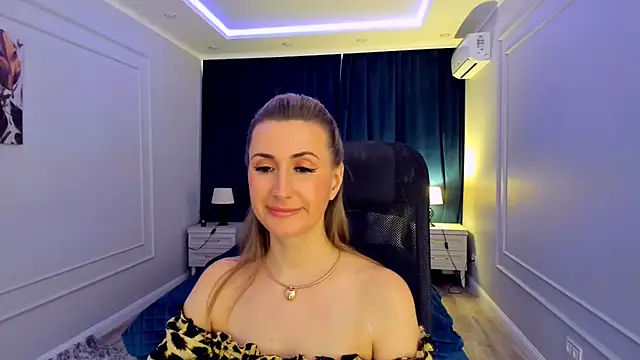 Snapshot of PassionGlow chatting on 03/10/25, 06:38 PassionGlow online show from 03/10/25, 06:38