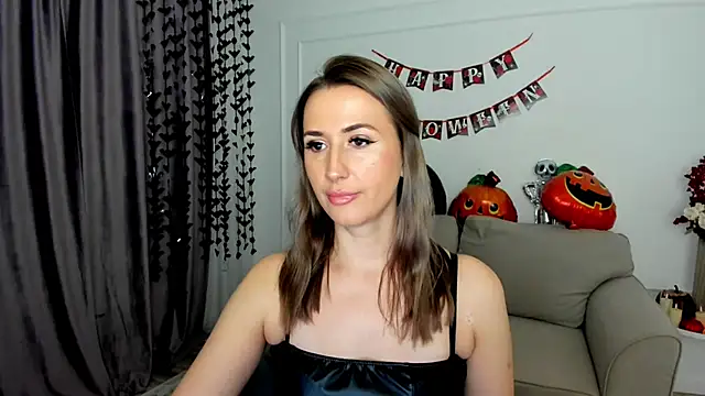 Snapshot of PassionGlow chatting on 10/19/25, 07:49 PassionGlow online show from 10/19/25, 07:49