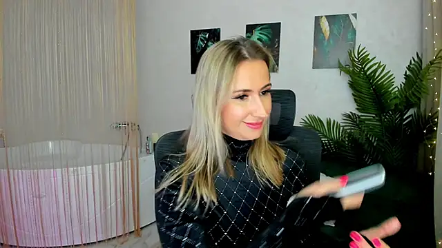 Snapshot of PassionGlow chatting on 09/10/25, 06:40 PassionGlow online show from 09/10/25, 06:40