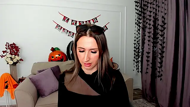 Snapshot of PassionGlow chatting on 10/22/25, 07:35 PassionGlow online show from 10/22/25, 07:35