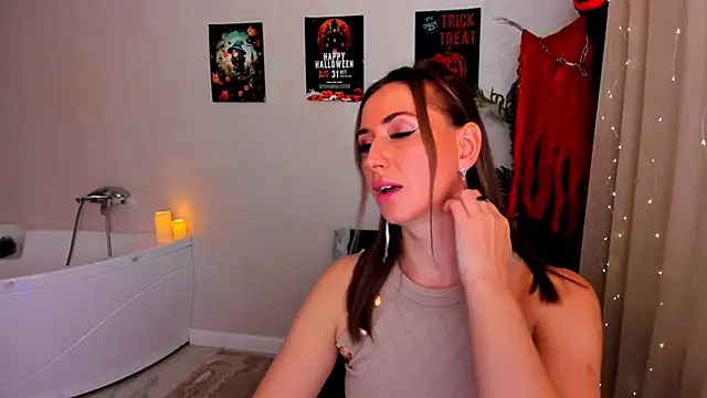 Snapshot of PassionGlow chatting on 10/16/25, 03:48 PassionGlow online show from 10/16/25, 03:48