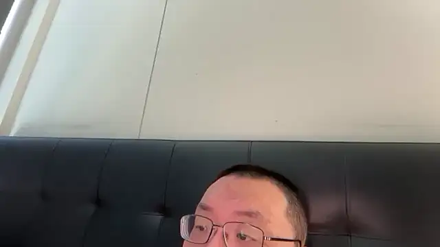 Snapshot of slaveasianboy chatting on 06/03/26, 02:33 slaveasianboy online show from 06/03/26, 02:33