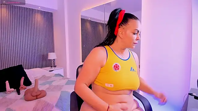 victoria mooree online show from 07/07/26, 01:14