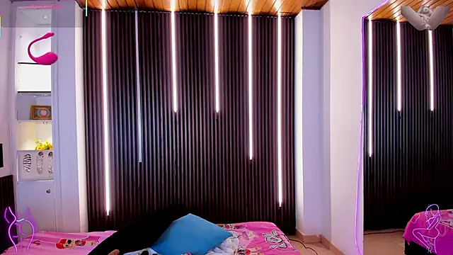 victoria mooree online show from 02/26/26, 01:55