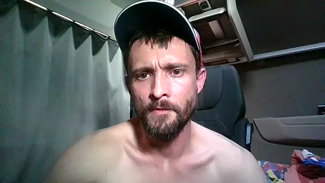 Snapshot of Spyy_coo chatting on 03/04/26, 02:03 Spyy coo online show from 03/04/26, 02:03