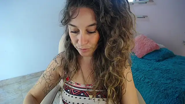 Paula Paz online show from 09/19/25, 03:16