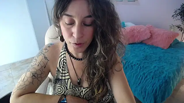 Paula Paz online show from 09/24/25, 02:12