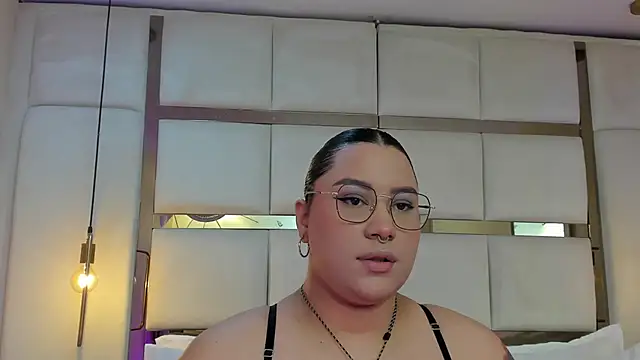 elizavenus online show from 10/17/25, 12:51
