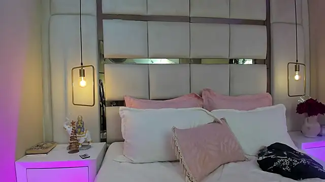 elizavenus online show from 11/26/25, 11:43