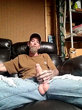 Snapshot of Sexadicks8184 chatting on 05/24/26, 05:35 Sexadicks8184 online show from 05/24/26, 05:35
