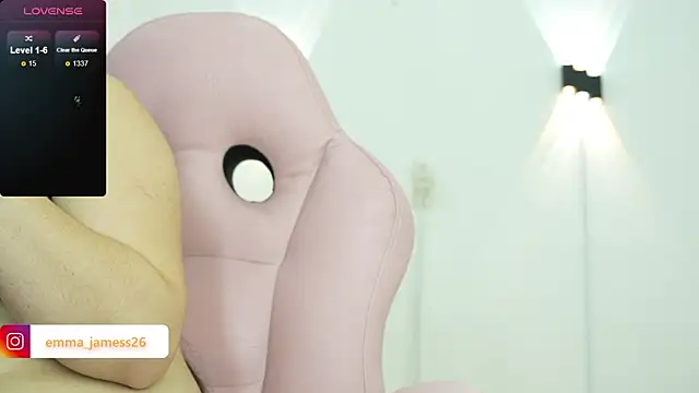 Emma jamess online show from 03/29/26, 04:25