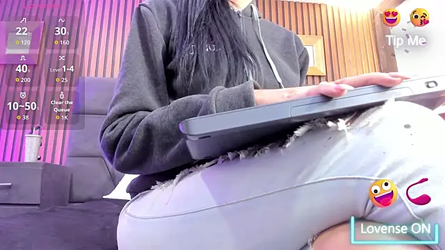 Snapshot of MeganFoxxi_ chatting on 10/14/25, 08:31 MeganFoxxi online show from 10/14/25, 08:31