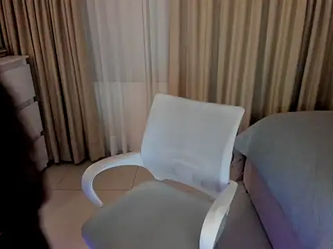 Snapshot of kiaraowen chatting on 09/27/25, 01:45 kiaraowen online show from 09/27/25, 01:45