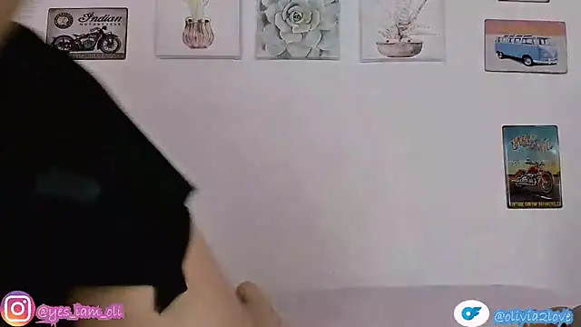 olivia22love online show from 11/30/25, 03:02