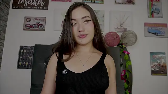 Snapshot of olivia22love chatting on 02/25/26, 05:40 olivia22love online show from 02/25/26, 05:40