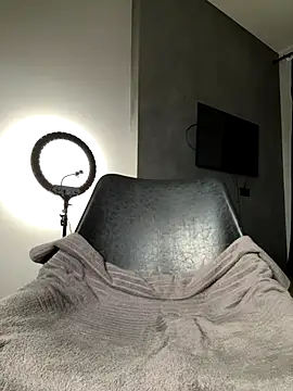 Snapshot of _Monic_ chatting on 11/13/25, 04:33 Monic online show from 11/13/25, 04:33