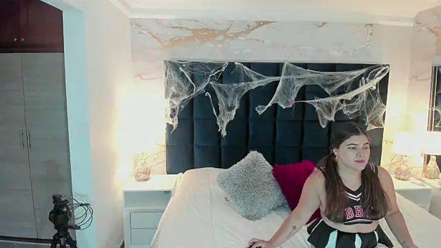 EVELIN MASON online show from 10/16/25, 07:33