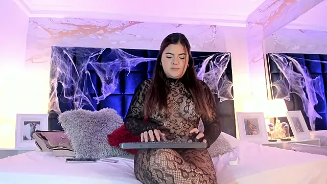 EVELIN MASON online show from 10/11/25, 10:11