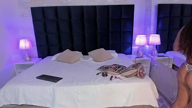 EVELIN MASON online show from 11/24/25, 08:09