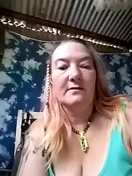 Snapshot of GingerKtm21 chatting on 02/22/25, 09:45 GingerKtm21 online show from 02/22/25, 09:45
