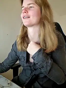 Snapshot of the_real_anna chatting on 02/27/25, 12:56 the real anna online show from 02/27/25, 12:56