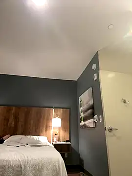 Snapshot of Loukoumonte chatting on 11/17/25, 07:56 Loukoumonte online show from 11/17/25, 07:56