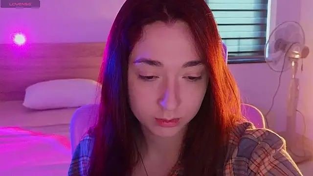 YasmineWest online show from 05/01/26, 12:37