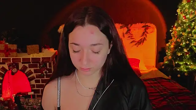 YasmineWest online show from 12/15/25, 01:55