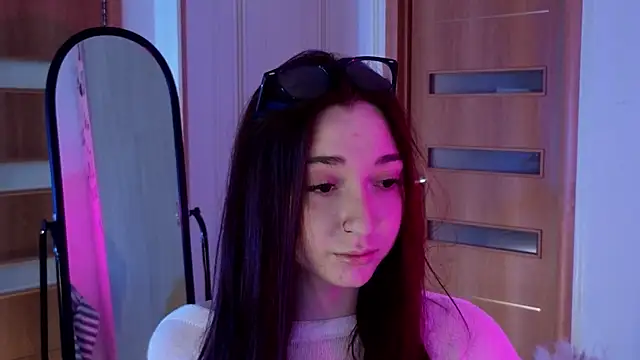 YasmineWest online show from 01/17/25, 08:34