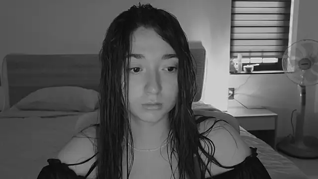 YasmineWest online show from 04/03/26, 12:17