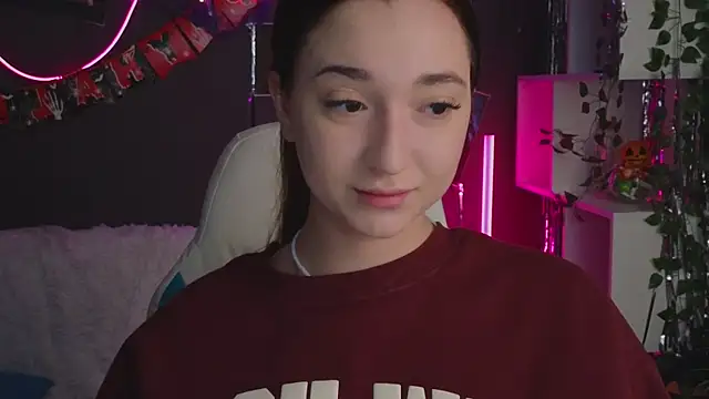 YasmineWest online show from 10/30/25, 01:48