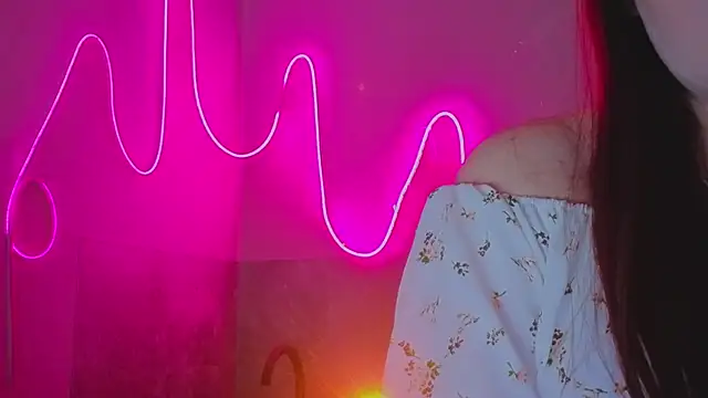 YasmineWest online show from 11/19/25, 05:46