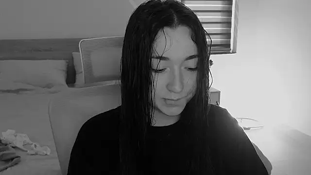YasmineWest online show from 05/11/26, 01:07