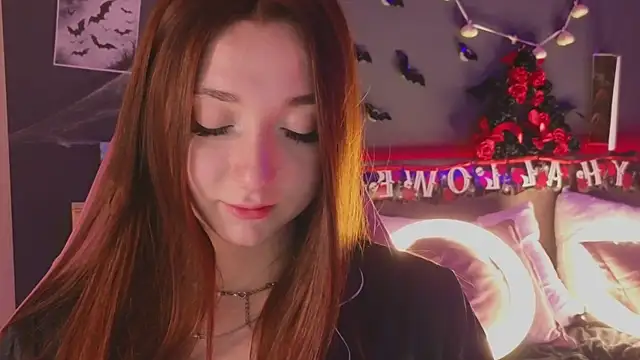 YasmineWest online show from 10/19/25, 08:17