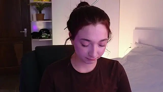 Snapshot of YasmineWest chatting on 06/15/26, 02:34 YasmineWest online show from 06/15/26, 02:34