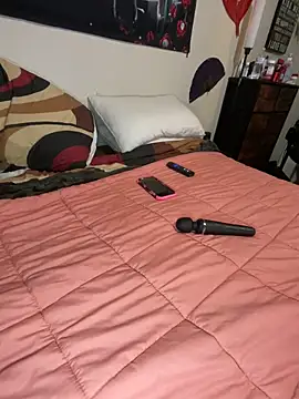 fatfabulous1981 online show from 12/14/25, 10:43