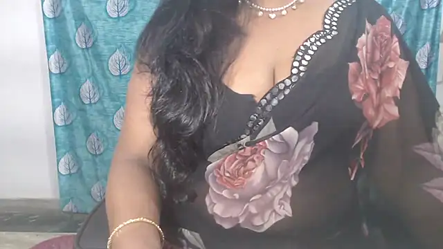 Sophia your online show from 04/04/26, 05:25