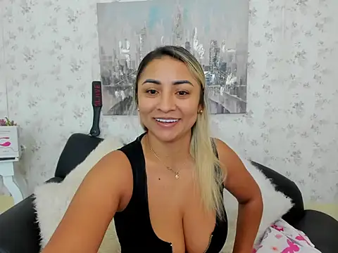 milf bigass  online show from 02/17/26, 12:35