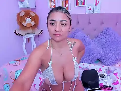 Snapshot of milf_bigass_ chatting on 04/20/26, 12:30 milf bigass online show from 04/20/26, 12:30
