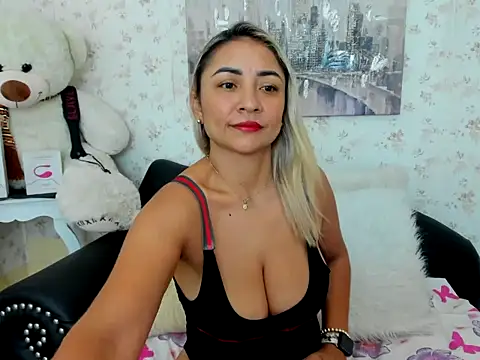 milf bigass  online show from 03/07/26, 12:43
