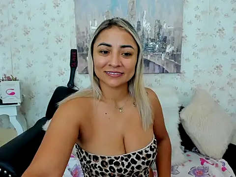milf bigass  online show from 02/21/26, 12:29